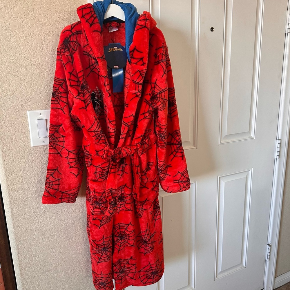 NWT Marvel Spider-Man Kids Red Robe Size 11-12